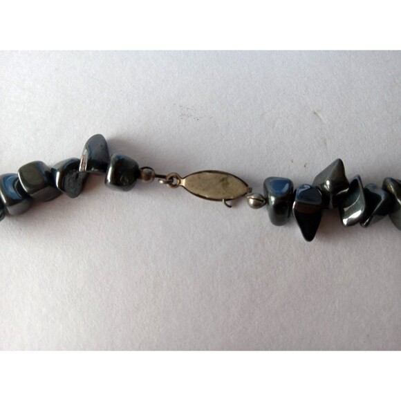 VTG Hematite Chip Necklace with Ornate Irregular Hook Clasp (AS IS) - Picture 9 of 11